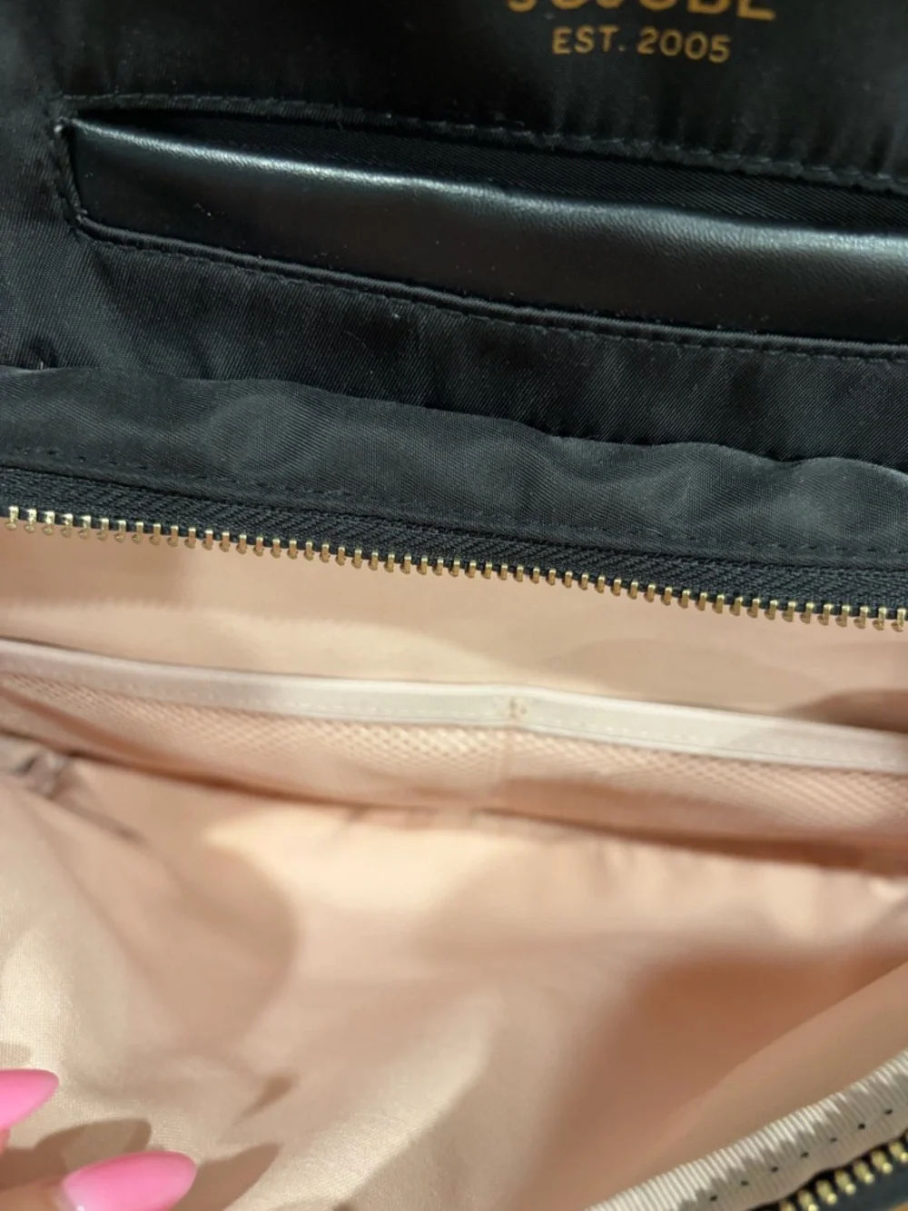 Jujube Convertable Diaper Bag 220 $ MsRp